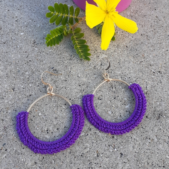 🔴SOLD Vibrant Purple Crochet Hoop Dangle Earring - Picture 4 of 7